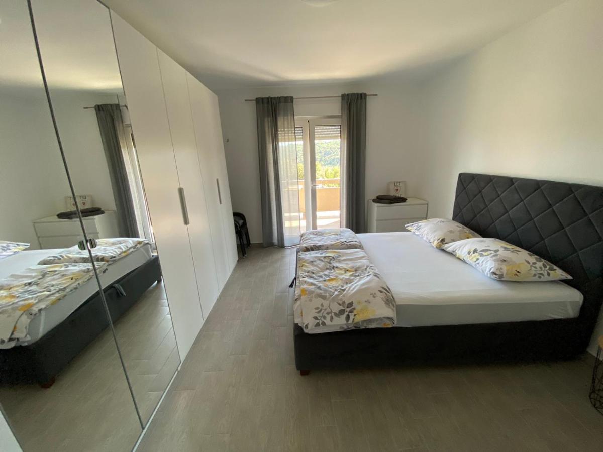 Apartman Ana Kampor Exteriör bild