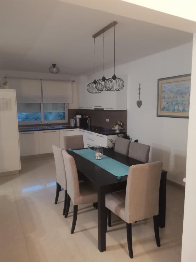 Apartman Ana Kampor Exteriör bild